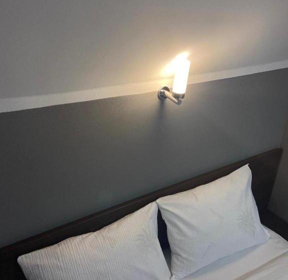 Номер Стандарт Вид на Горы, La Izvoare Pensiune Păstrăvărie