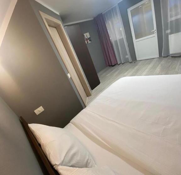 Номер Стандарт Вид на Горы, La Izvoare Pensiune Păstrăvărie