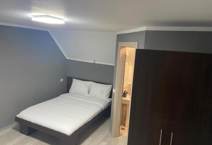 Номер Стандарт Вид на Горы, La Izvoare Pensiune Păstrăvărie