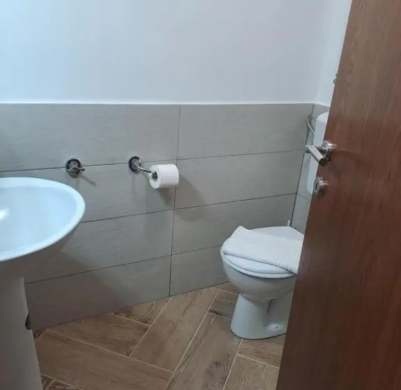 Perhehuone, La Izvoare Pensiune Păstrăvărie
