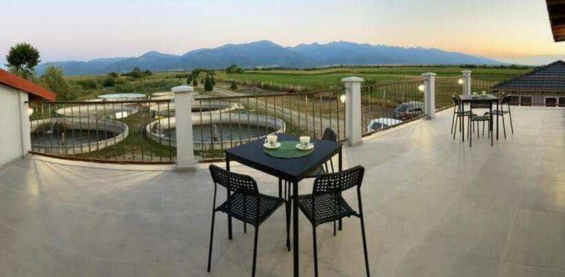 Дом 1 Спальня, La Izvoare Pensiune Păstrăvărie