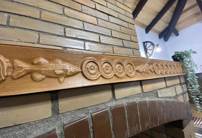 Дом 1 Спальня, La Izvoare Pensiune Păstrăvărie