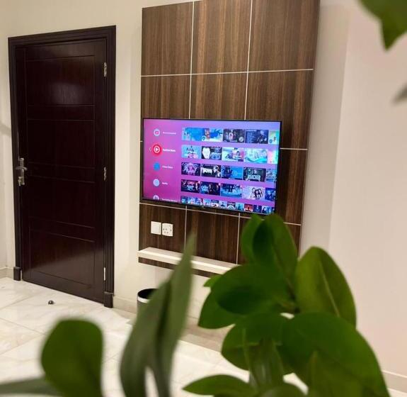 Suite 2 Dormitorios, فندق النزيل الذهبي   Golden Guest