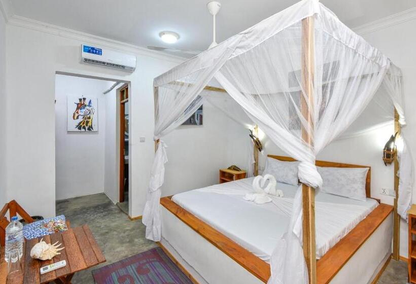 标准间带阳台, Vinney S Lodge