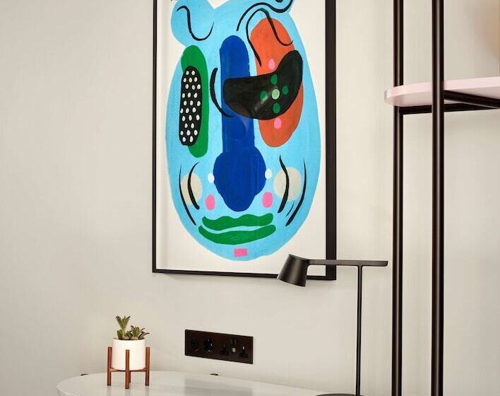 Номер Стандарт, Art Otel London Battersea Power Station, Powered By Radisson Hotels