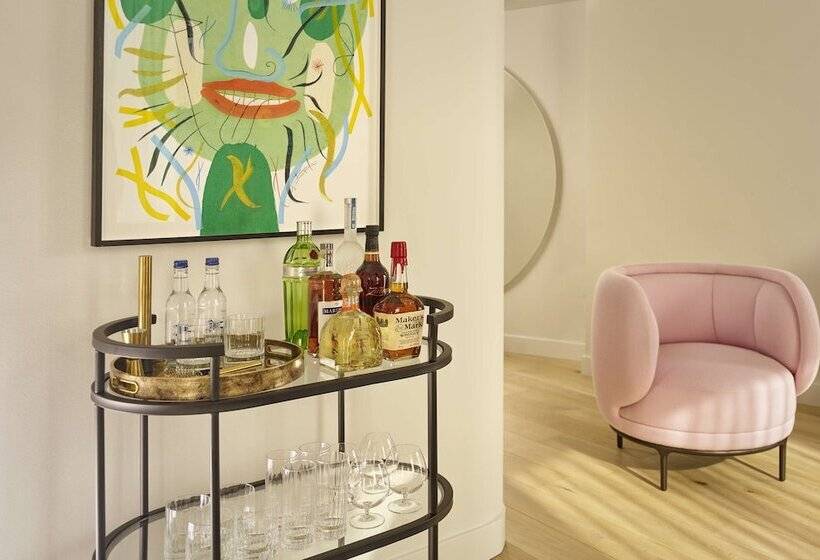 小型套房, Art Otel London Battersea Power Station, Powered By Radisson Hotels