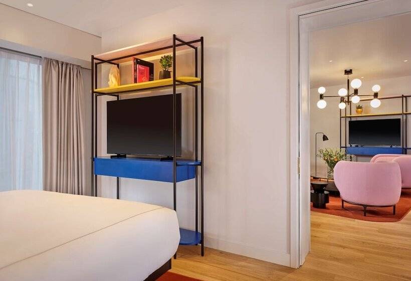 小型套房, Art Otel London Battersea Power Station, Powered By Radisson Hotels