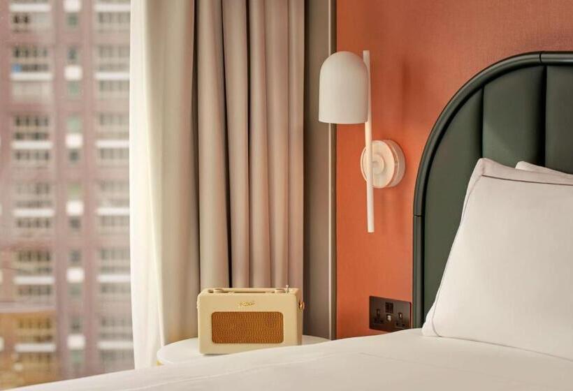 带大床的标准间, Art Otel London Battersea Power Station, Powered By Radisson Hotels