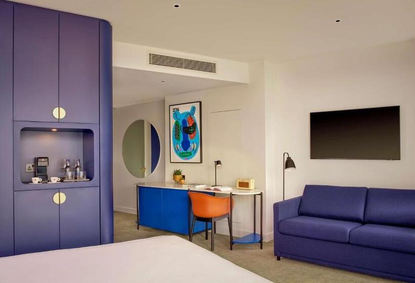 带大床的标准工作室, Art Otel London Battersea Power Station, Powered By Radisson Hotels