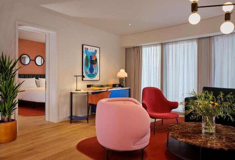 小型套房, Art Otel London Battersea Power Station, Powered By Radisson Hotels