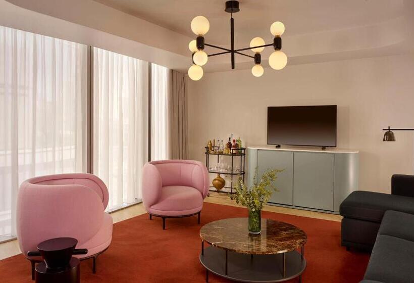 小型套房, Art Otel London Battersea Power Station, Powered By Radisson Hotels