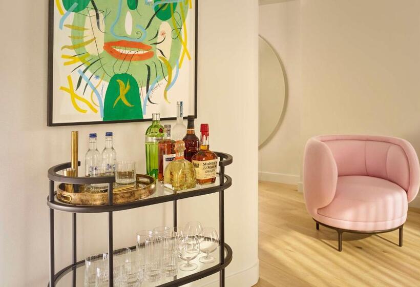 小型套房, Art Otel London Battersea Power Station, Powered By Radisson Hotels