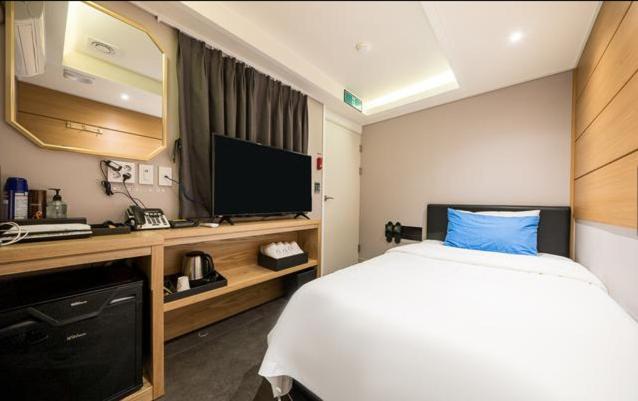 Habitación Estàndard Individual, Bay 202