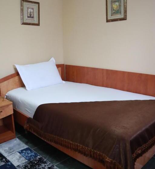 غرفة قياسية فردية, Casa Italia