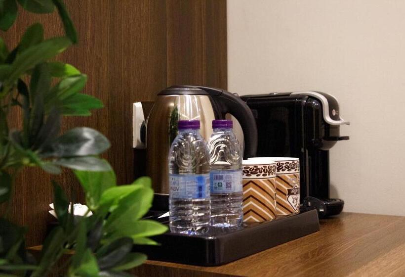 Suite 2 Dormitorios, فندق النزيل الذهبي   Golden Guest