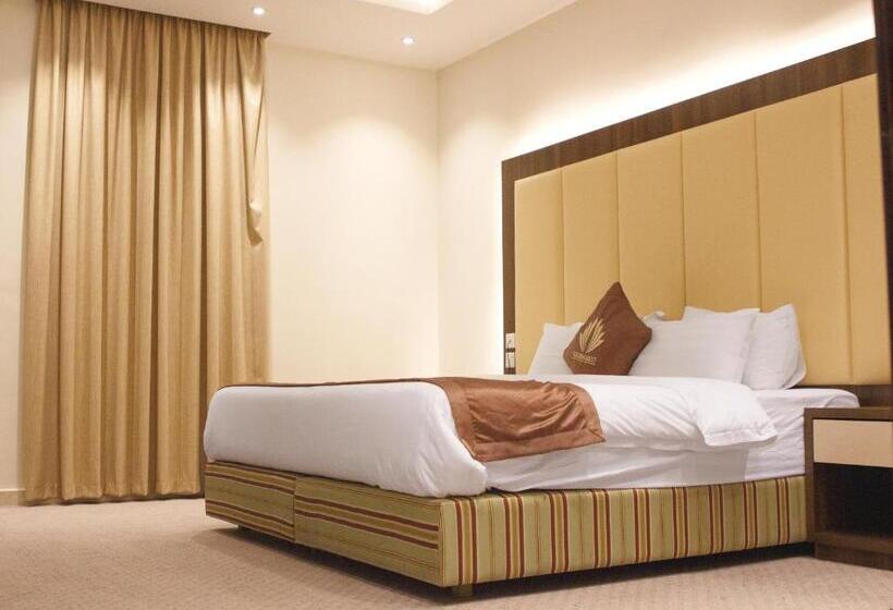 Suite 2 Dormitorios, فندق النزيل الذهبي   Golden Guest