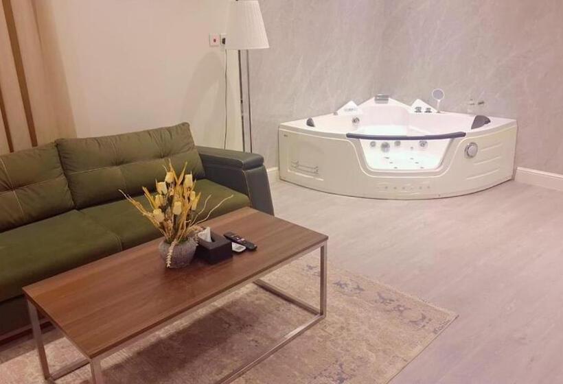 Suite Deluxe, فندق النزيل الذهبي   Golden Guest