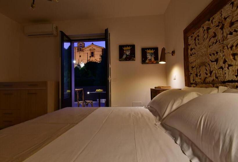 带露台的标准工作室, San Anton