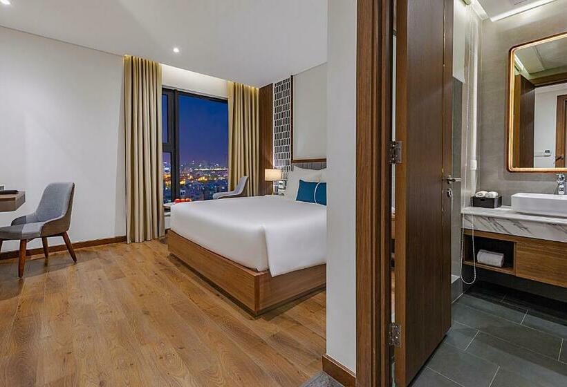 اتاق استاندارد با تخت بزرگ, Peninsula Hotel Danang