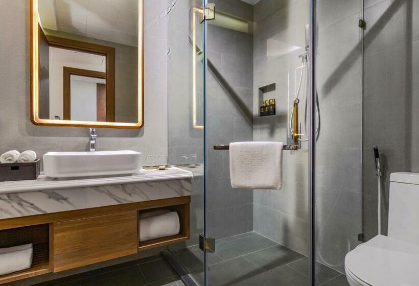 اتاق استاندارد با تخت بزرگ, Peninsula Hotel Danang