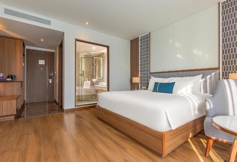 اتاق استاندارد با تخت بزرگ, Peninsula Hotel Danang