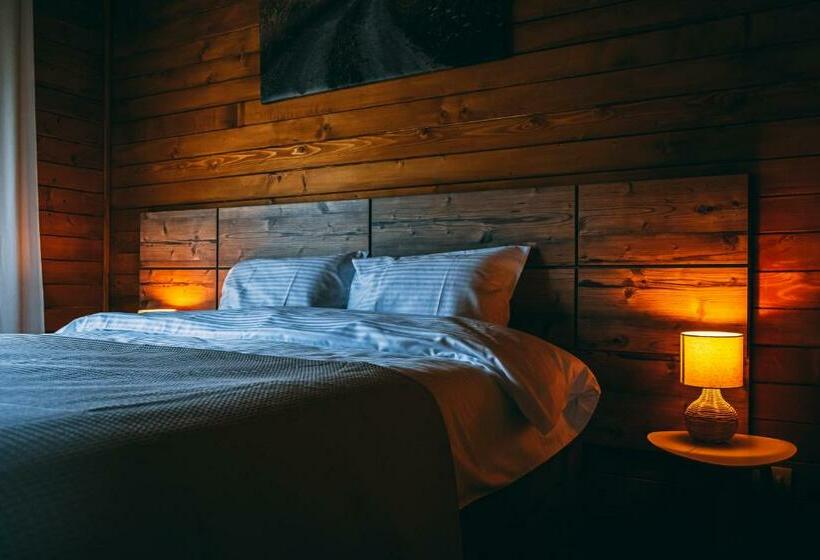 Семейное Бунгало, Shurra