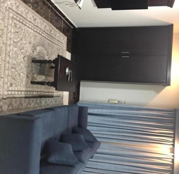 חדר אקונומי, موشحات للشقق المفروشة