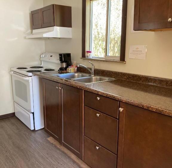 בקתה סטנדרטית, The Hiker Huts