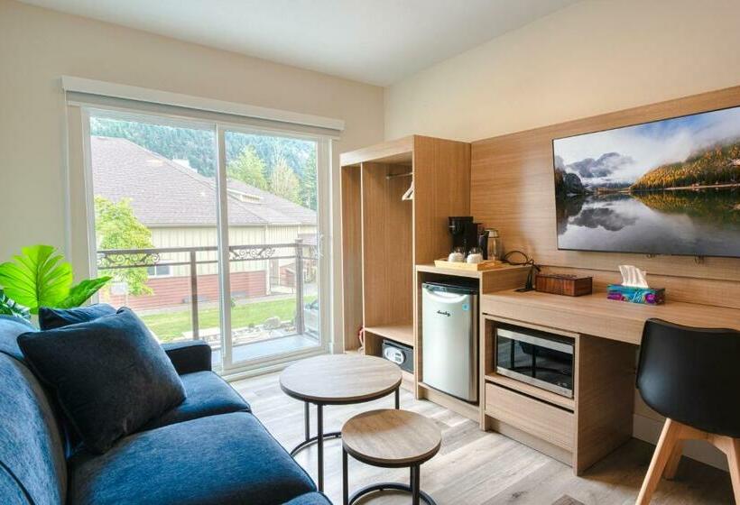 海景套房, Harrison Grand Motel