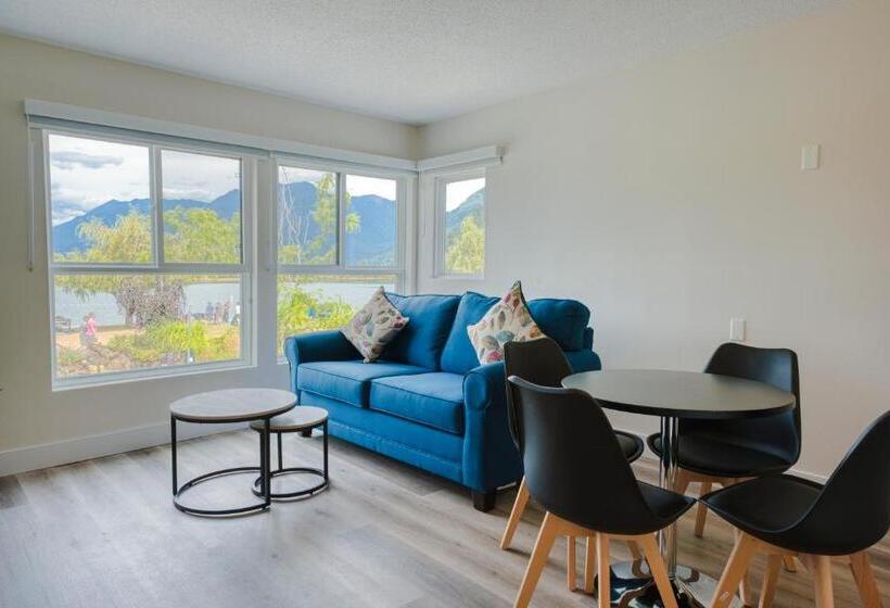 高级套房带海景, Harrison Grand Motel