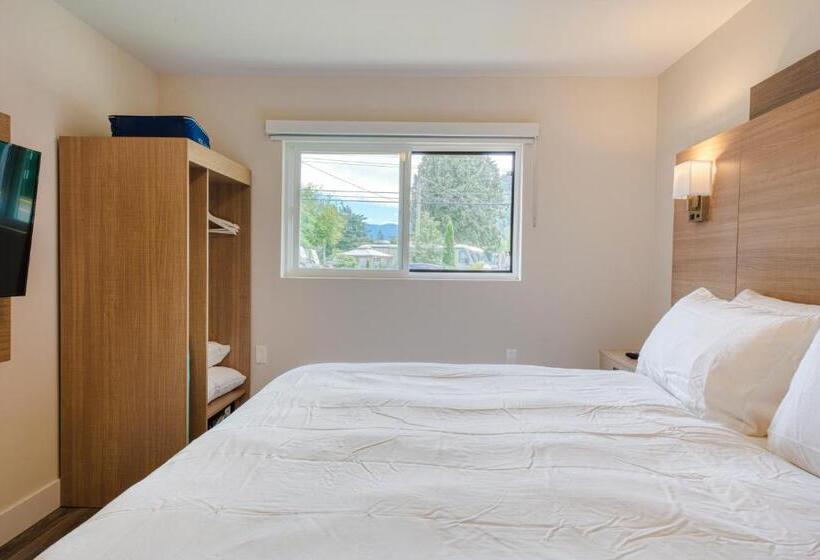 带大床的套房, Harrison Grand Motel