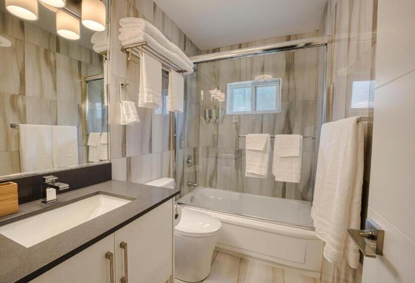 带2个卧室的套房, Harrison Grand Motel