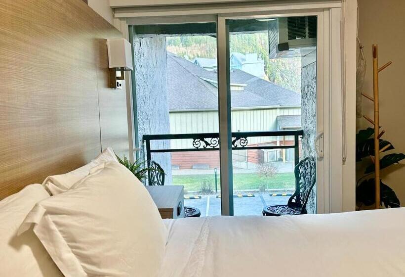 带观景的标准工作室, Harrison Grand Motel