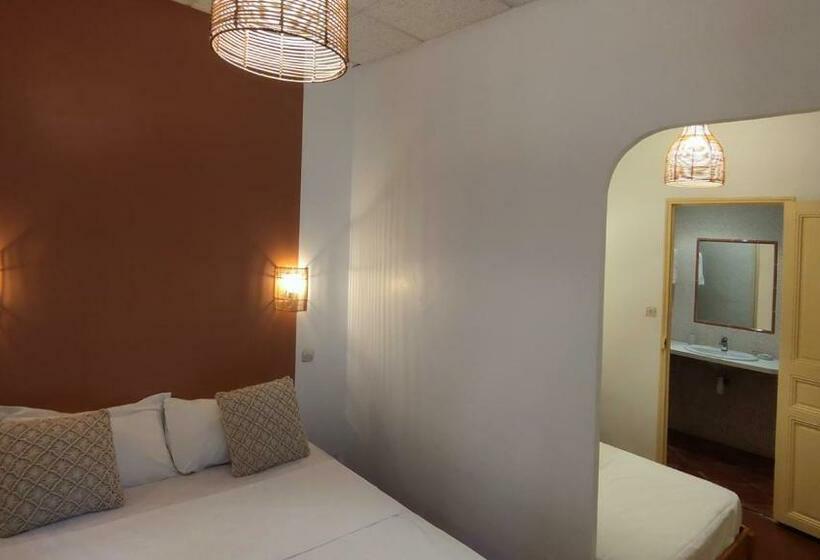 标准三人间, Du Parc