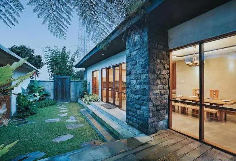 Villa 3 Makuuhuonetta Uima-allas, Pramana Zahill Kintamani