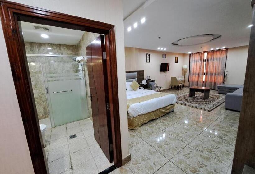 استودیوی استاندارد, فندق ماس الوجه