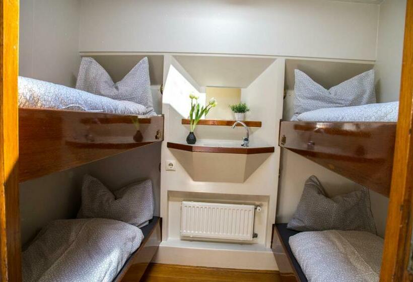 四人标准间, Zeilschip De Hester