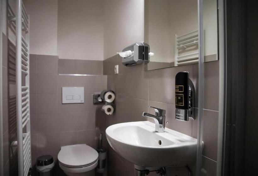 Quarto Economy, Aréna