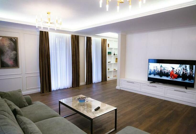 ویلای لوکس 1 خوابه, Casa Viilor