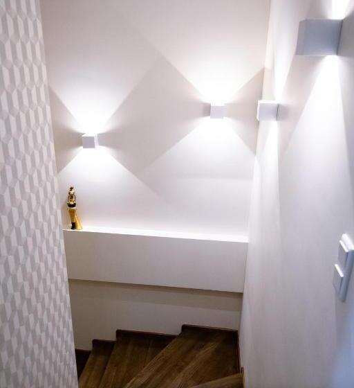 سوییت لوکس, Casa Viilor