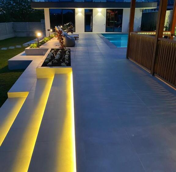 سوییت لوکس, Casa Viilor