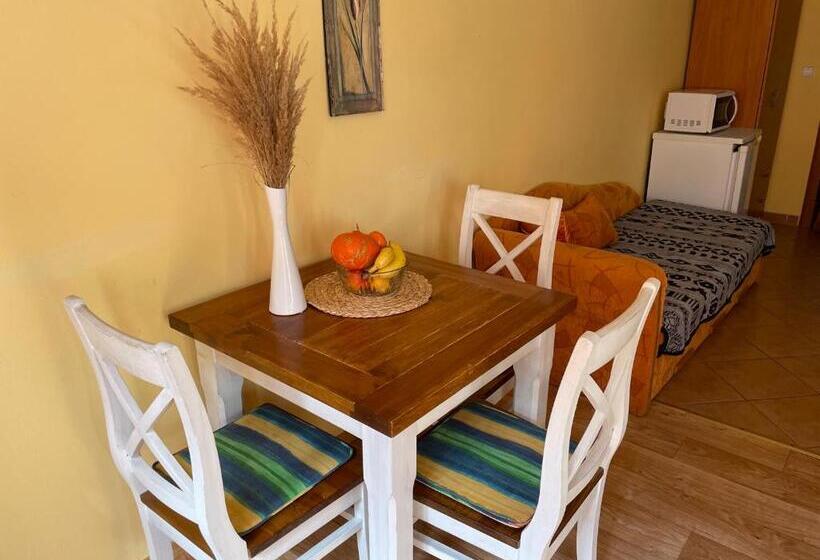 جناح, Penzion Pod Hradbami