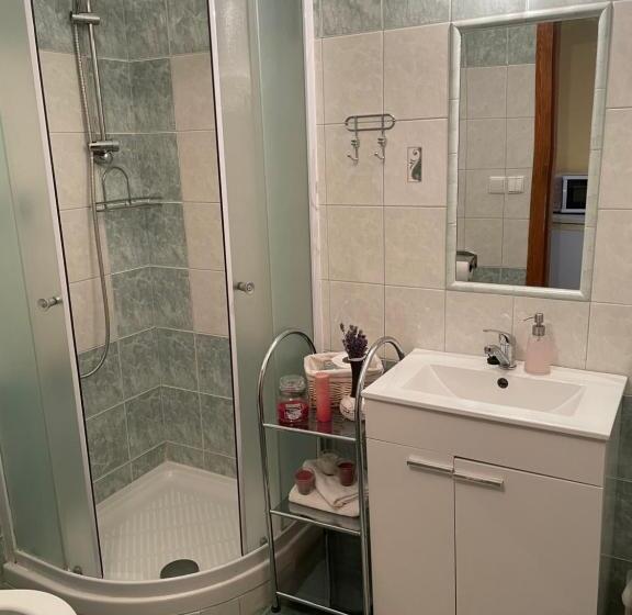 جناح, Penzion Pod Hradbami