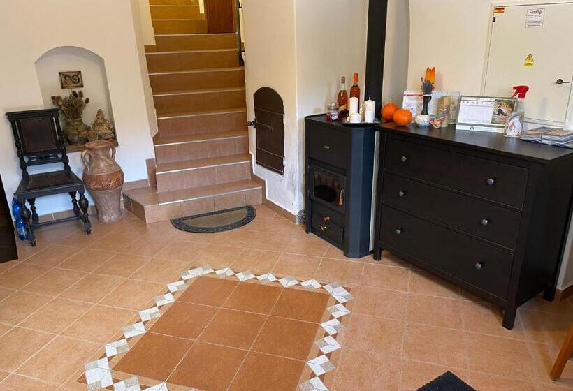 جناح, Penzion Pod Hradbami