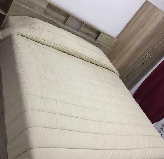 Номер Стандарт Вид на Бассейн, Waruneevilla