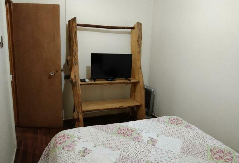 Хижина, Cabaña Hostal Ema