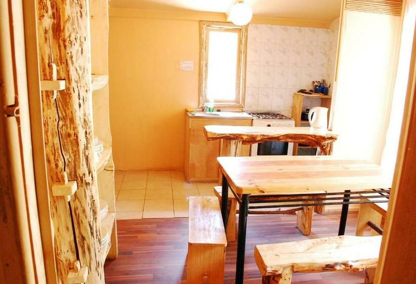 كابينة, Cabaña Hostal Ema