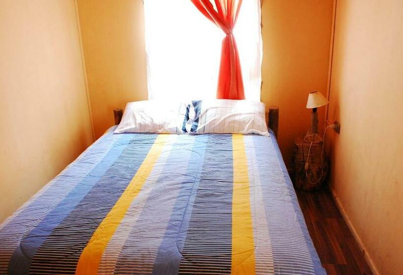 Хижина, Cabaña Hostal Ema