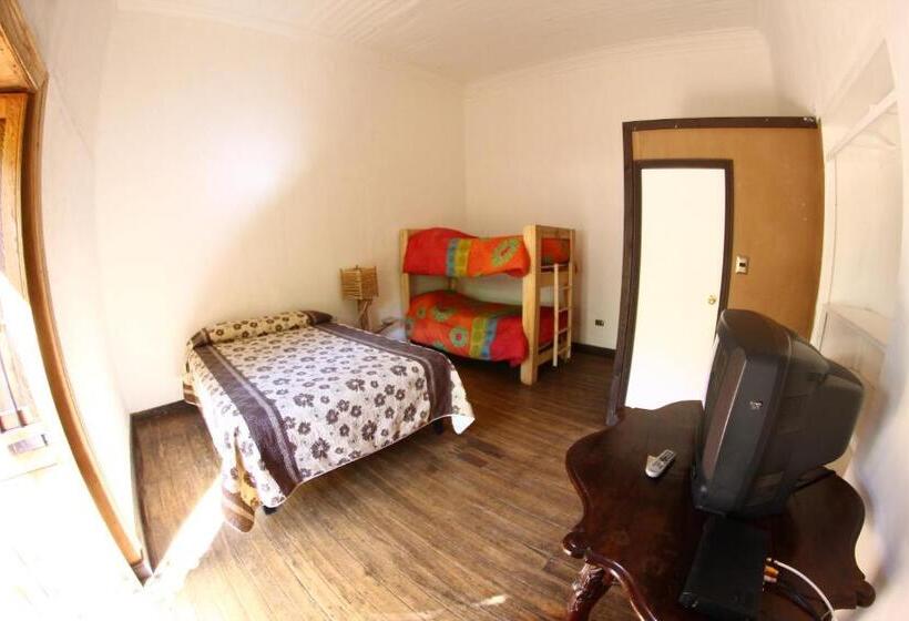 Четырехместный Номер Стандарт, Cabaña Hostal Ema