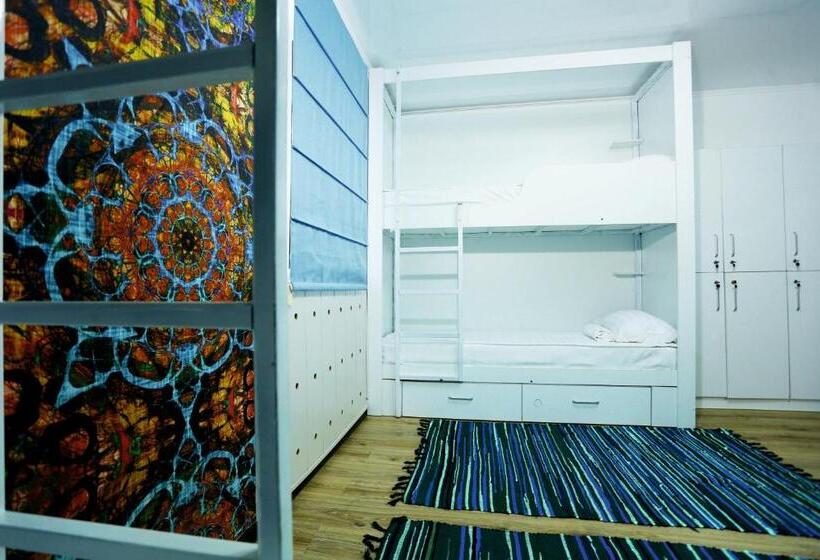 اتاق خانوادگی, Interhouse Karakol